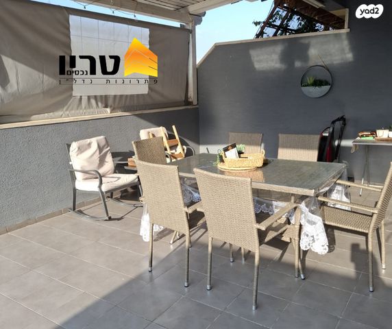 גג/ פנטהאוז, מגדל העמק