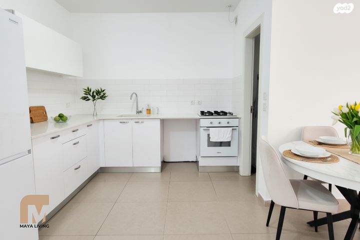 דירה, יהודה הלוי, נאות שמיר, יבנה