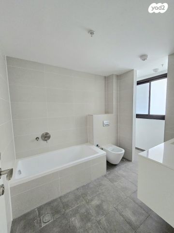 דירה, אמנון ליפקין שחק 6, נוף הטיילת, נתניה