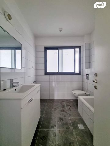 דירה, משה רינת, קרית רבין, חולון