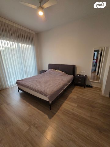 דופלקס, תל מונד