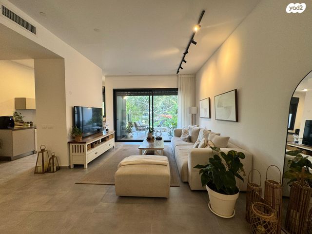 דירה, הנרייטה סולד, הדר, רמת השרון