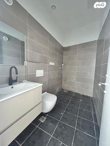 דירת גן, דרך שלמה, תל אביב יפו