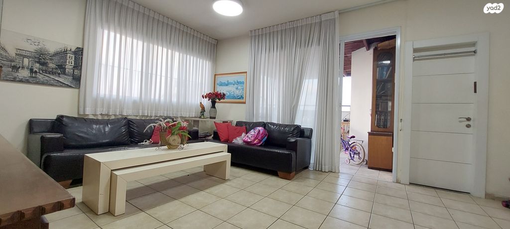 גג/ פנטהאוז, חנה סנש, המרכז השקט / מרכז העיר, פתח תקווה