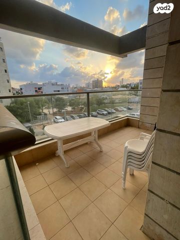 דירה, נעמי שמר, קרית אילון, חולון