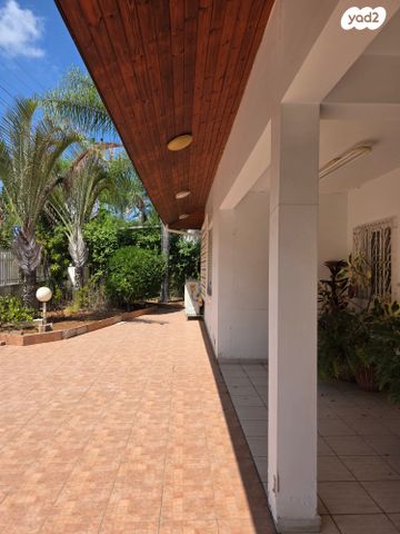 דו משפחתי, מורשה, רמת השרון