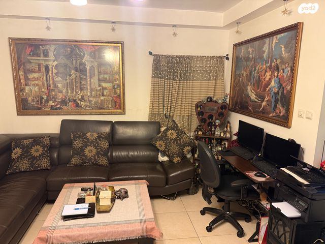 גג/ פנטהאוז, חזון אי"ש, רמב"ם, ראשון לציון