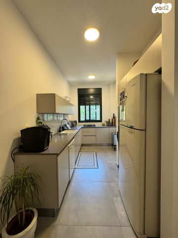 דירה, הנרייטה סולד, הדר, רמת השרון