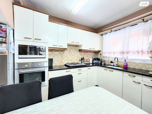 דו משפחתי, הרצל, שכונה ותיקה - מרכז העיר, מעלות תרשיחא