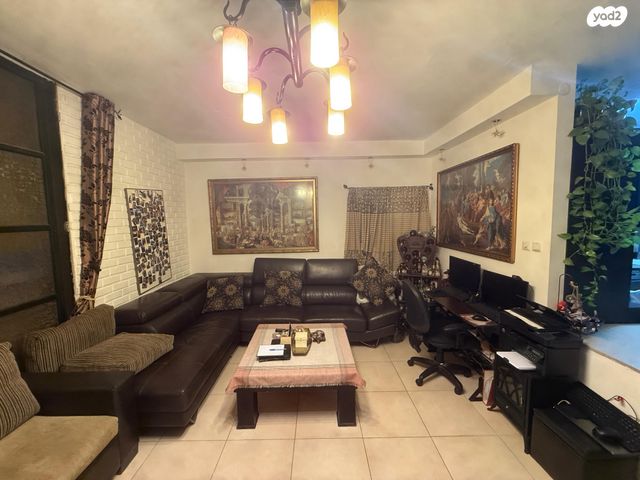 גג/ פנטהאוז, חזון אי"ש, רמב"ם, ראשון לציון