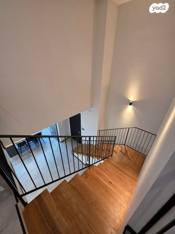 דופלקס, תל מונד