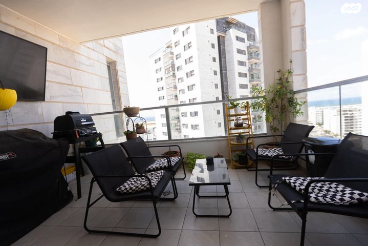 דירה, האנפה, החותרים, טירת כרמל