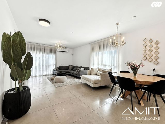 גג/ פנטהאוז, נחום שריג, רמות הרכס, באר שבע