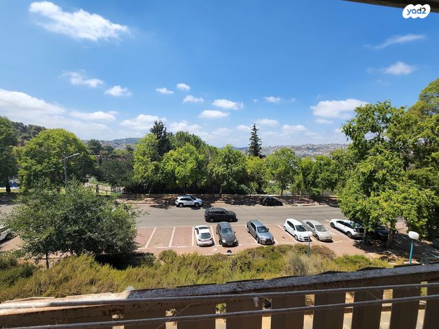 דירה, לוי אשכול, שכונה ותיקה - מרכז העיר, מעלות תרשיחא