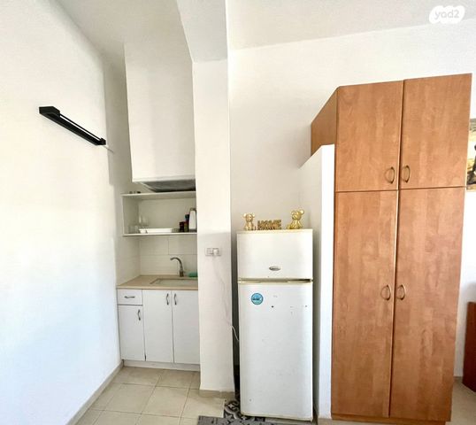 דירה, שרה, שער פלמר, תחנת רכבת השמונה, חיפה