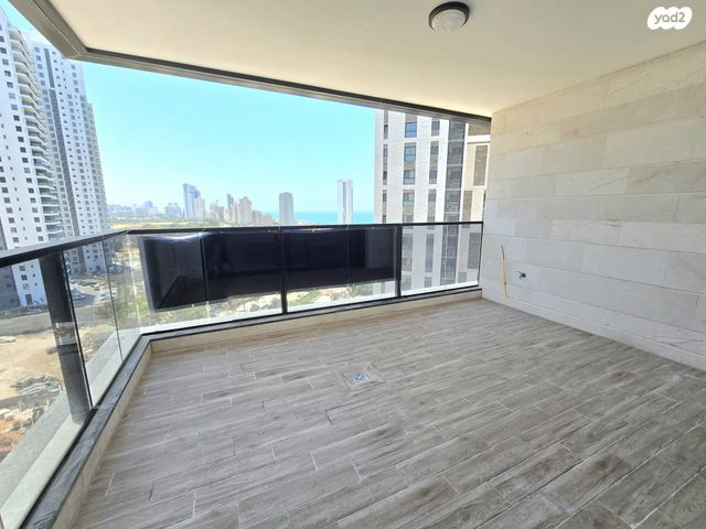 דירה, אמנון ליפקין שחק 6, נוף הטיילת, נתניה