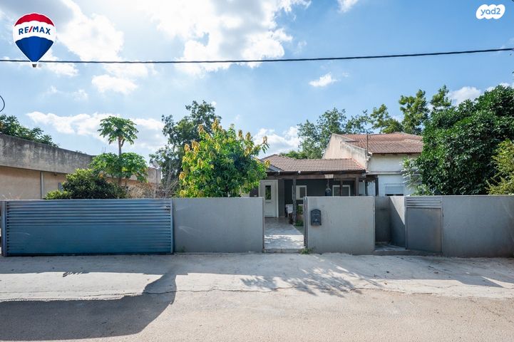 דו משפחתי, הנחל, פרדס חנה כרכור