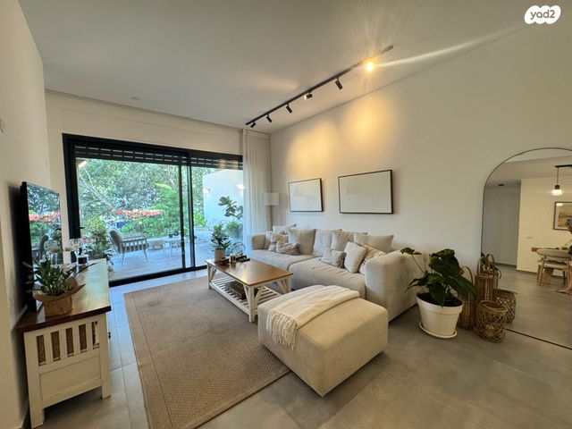 דירה, הנרייטה סולד, הדר, רמת השרון