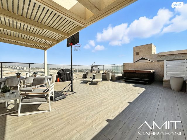 גג/ פנטהאוז, נחום שריג, רמות הרכס, באר שבע