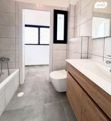 דירה, קרול, פתח תקווה