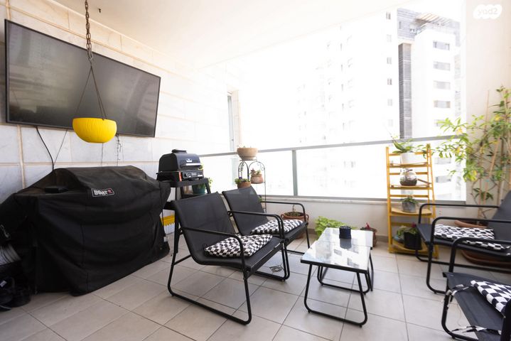 דירה, האנפה, החותרים, טירת כרמל