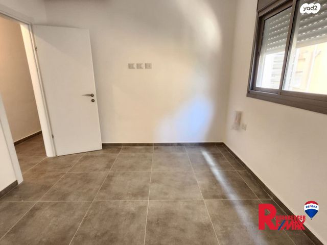 דירה, הנוטרים 7, אגרובנק, חולון