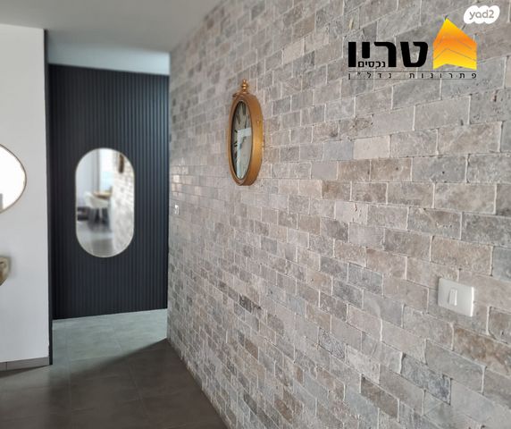 גג/ פנטהאוז, מגדל העמק