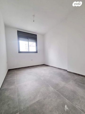 דירה, משה רינת, קרית רבין, חולון