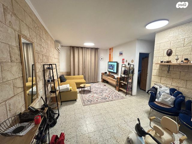 דירת גן, גמלא, החורש, חריש