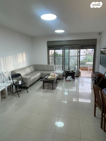 דירה, נעמי שמר, קרית אילון, חולון