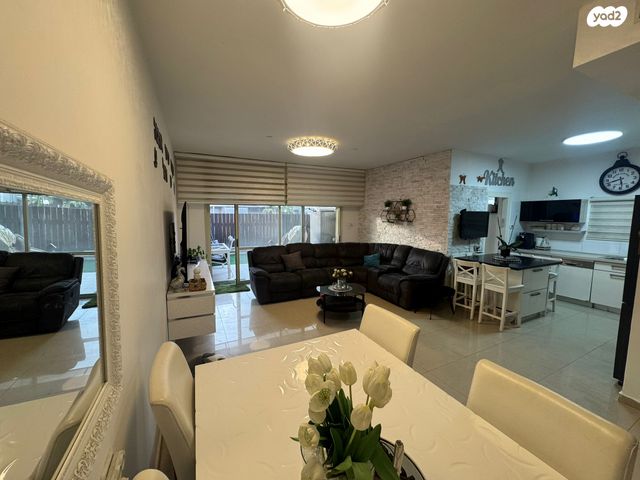 גן יבנה מערב