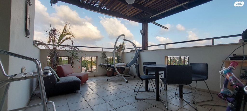 גג/ פנטהאוז, חנה סנש, המרכז השקט / מרכז העיר, פתח תקווה