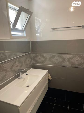 דירה, יואב בן צרויה 5, רובע י', אשדוד