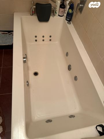 גג/ פנטהאוז, חזון אי"ש, רמב"ם, ראשון לציון