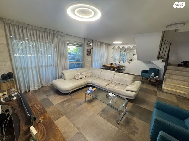 גן יבנה מערב