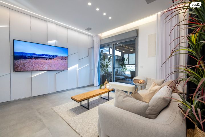 גג/ פנטהאוז, יבנה