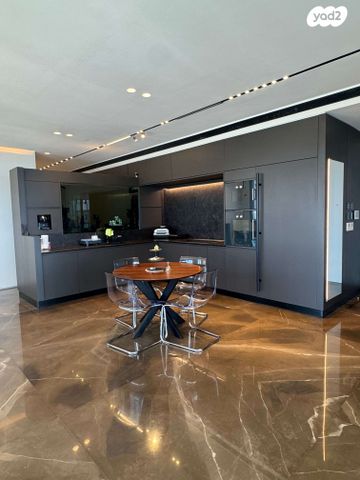 גג/ פנטהאוז, יצחק שדה, דרום מערב ותיק, בת ים