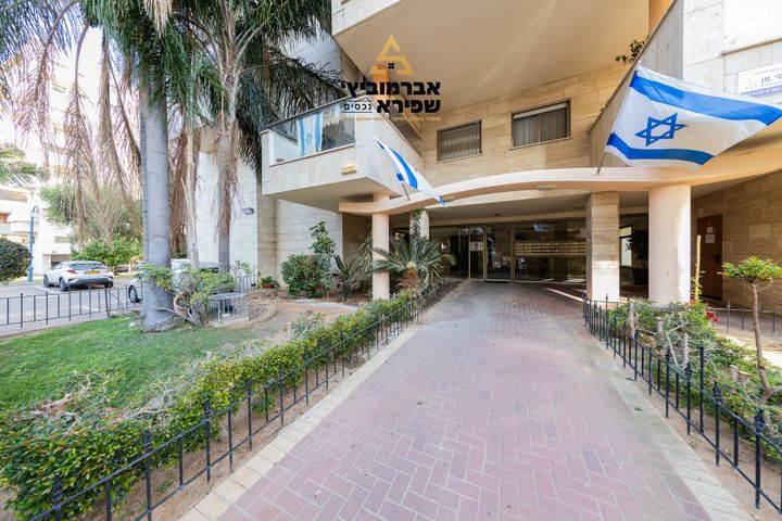 דירה, יצחק כושי עפגין 4, שכונת האוצר, חדרה