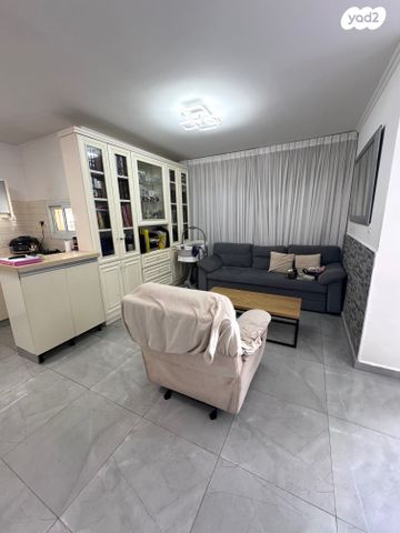 דירת גן, הרב יצחק נסים, נווה ים, אשקלון