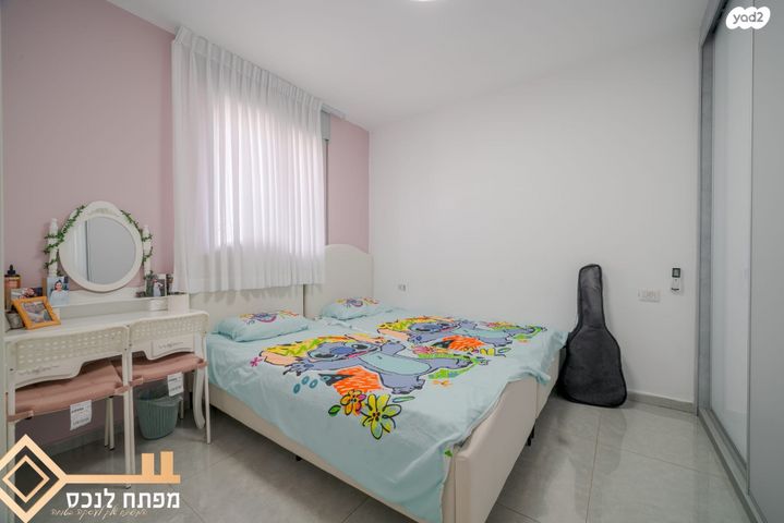 דו משפחתי, נצר חזני, נתיבות מערב, נתיבות