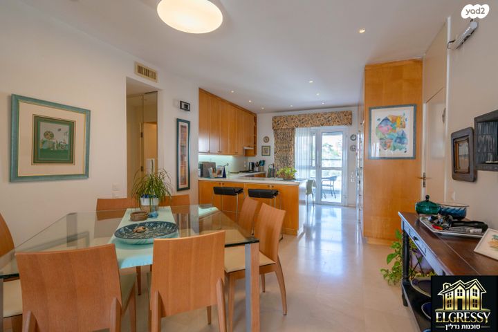 גג/ פנטהאוז, חנה סנש 22, רמת הדר, חיפה