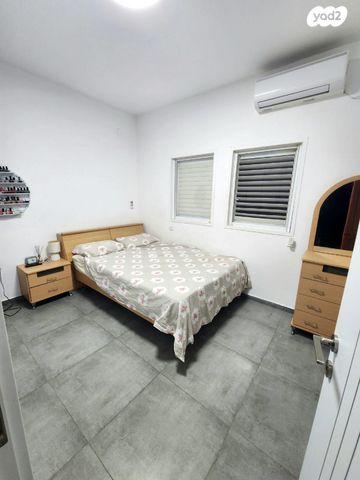 דירה, האלון, קדימה צורן