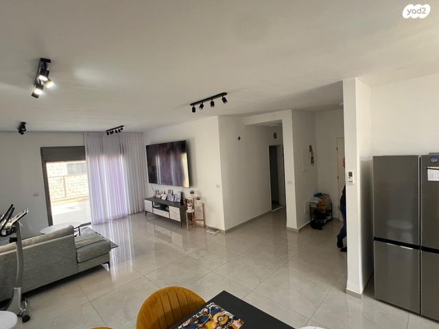 דופלקס, אדמית / יערית, שלומי