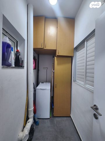 דירה, האלון, קדימה צורן