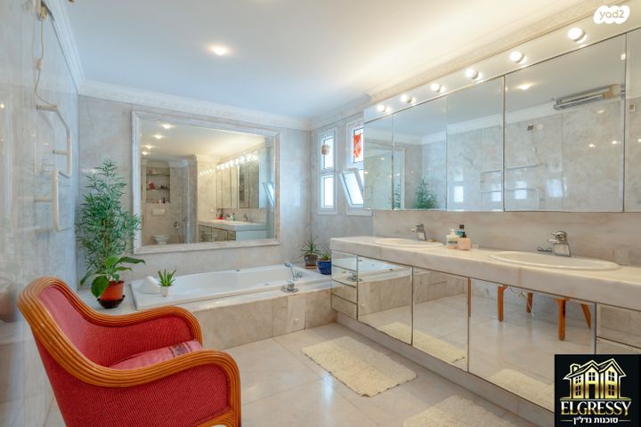 גג/ פנטהאוז, חנה סנש 22, רמת הדר, חיפה