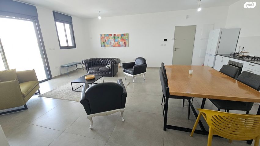 דירה, לבונה, כפר ורדים