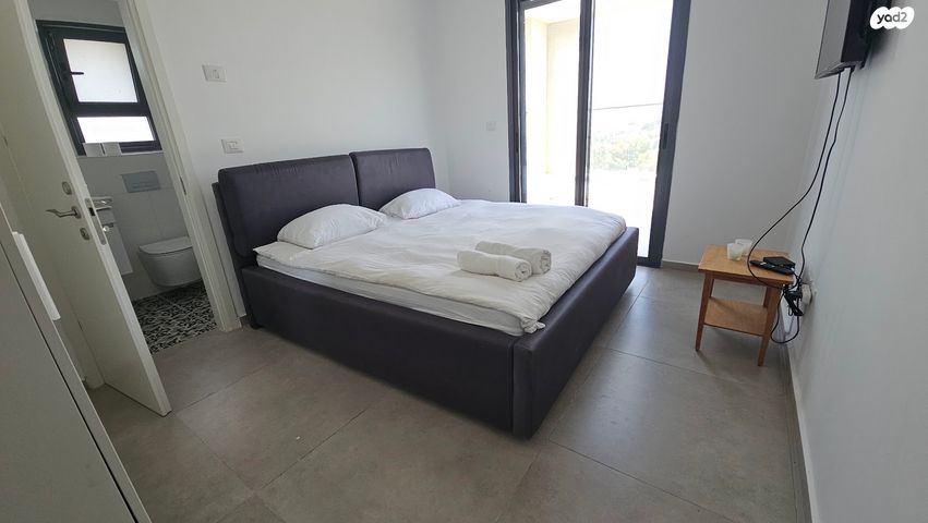 דירה, לבונה, כפר ורדים