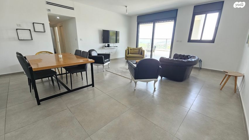 דירה, לבונה, כפר ורדים