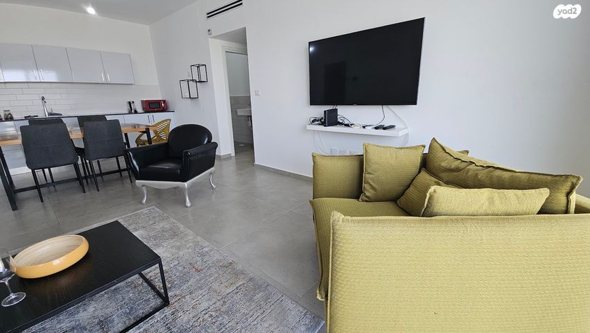 דירה, לבונה, כפר ורדים