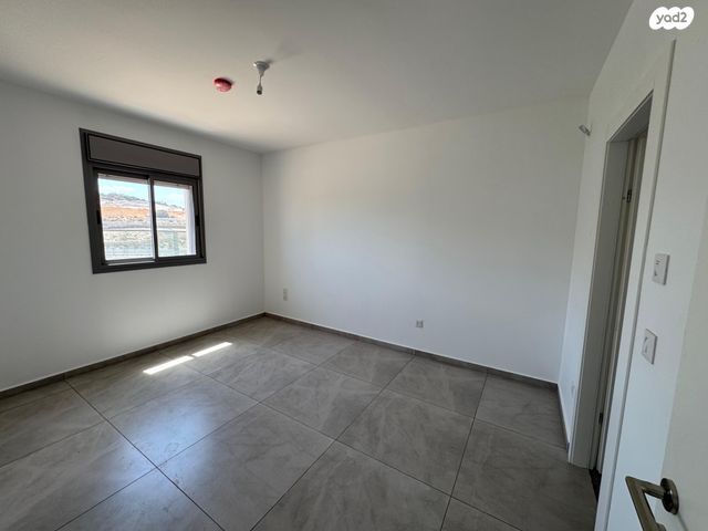 דירה, חגואל, בית שמש